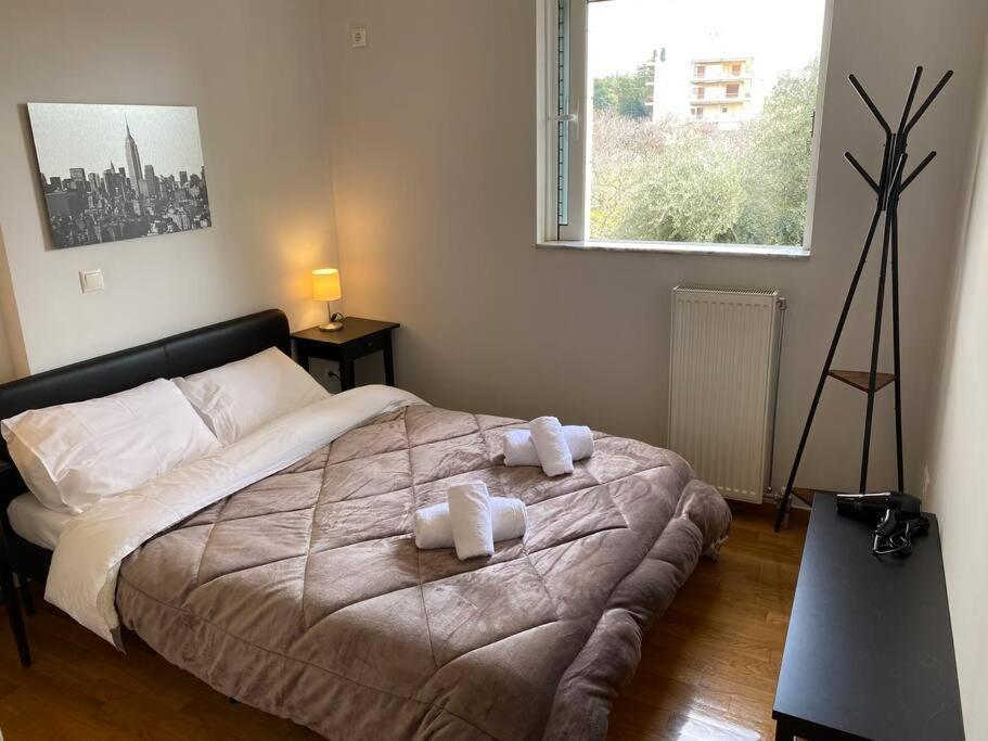 Cozy Apartment With Scenic View Атина Екстериор снимка